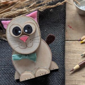 Figurine de chat en bois